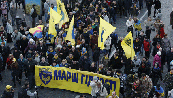 Ukrayna'da geen ylki protestolarda lenler trende anld