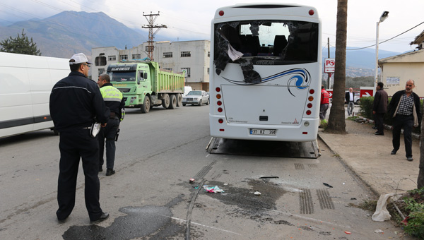 evik kuvvet otobs kaza yapt: 12 polis yaral