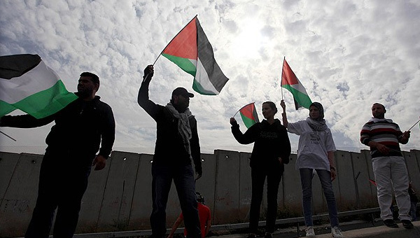 srail Filistin bayra tayanlar cezalandracak
