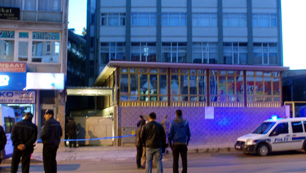 Nbet tutan asker intihar etti