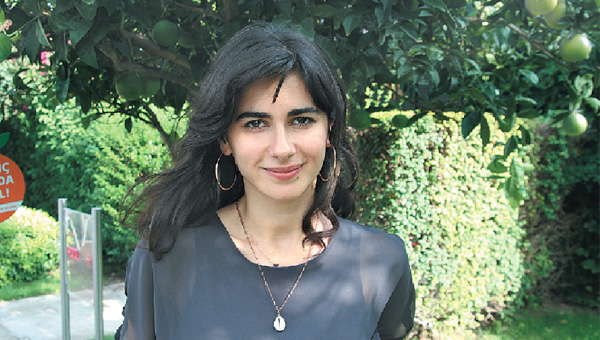 Nesrin Cavadzade: Kutluun filminde kendimi bir dekor gibi hissettim