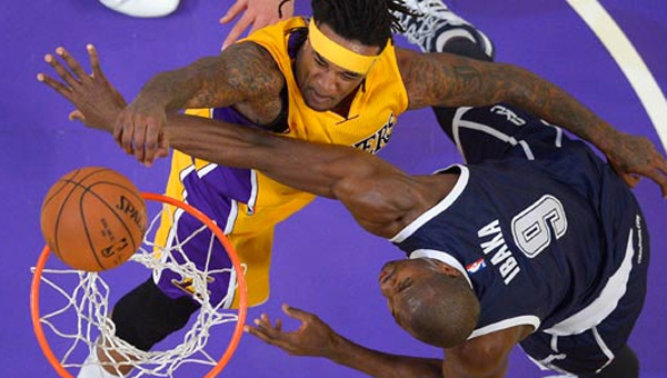 Thunder, Lakers' Durant'sz devirdi!