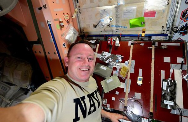 NASA'da e-posta'lar  boyutlu yazcda ingiliz anahtarna evriliyor