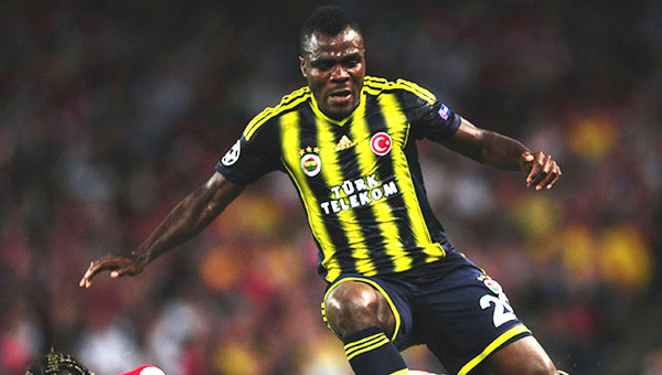 Emenike bavulunu toplad ve gitti!