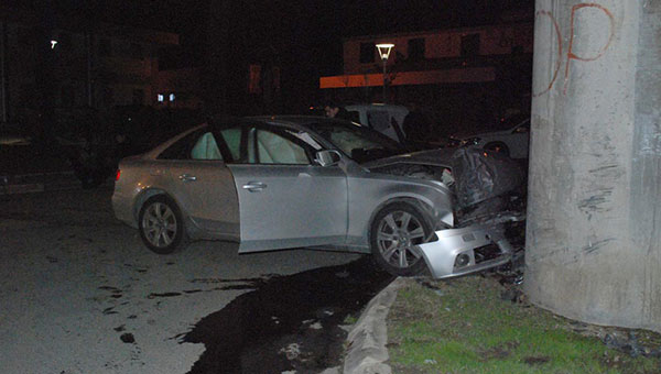 zmir'de trafik kazas: 3 yaral      