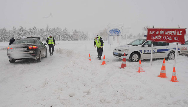 Sivas- Erzincan karayolu 2 gndr kapal