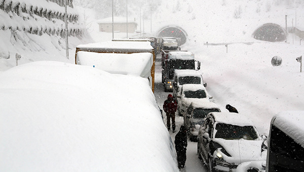 Bolu Da'nda ara kuyruu 30 km oldu