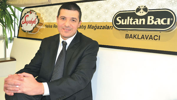 Sultan Bac Kralienin lkesinde lider