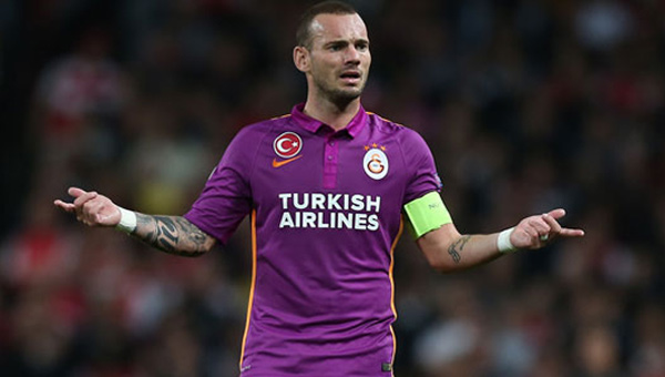 TT Arena'da Sneijder pazarl!