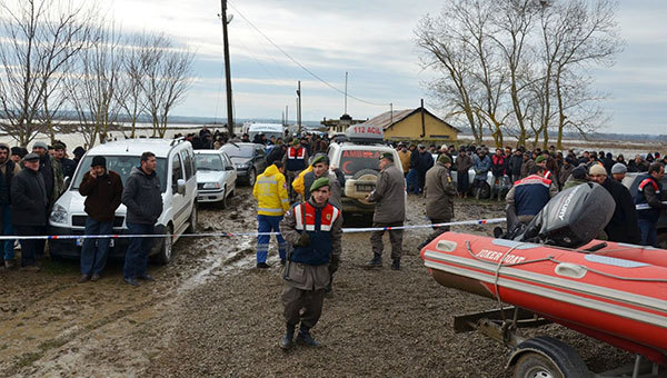 Samsun'da avclar tayan tekne alabora oldu    