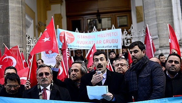 Uygur Trkleri iin Eminn'nde eylem