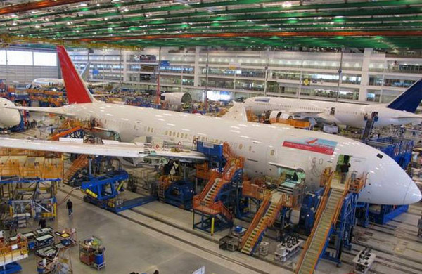 Boeing 2014'te 723 adetlik teslimatla sektrnde rekor krd