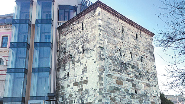 Bizans'tan kalan tek sur kulesi