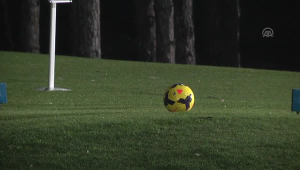 Fenerbaheli futbolcular FootGolf oynad