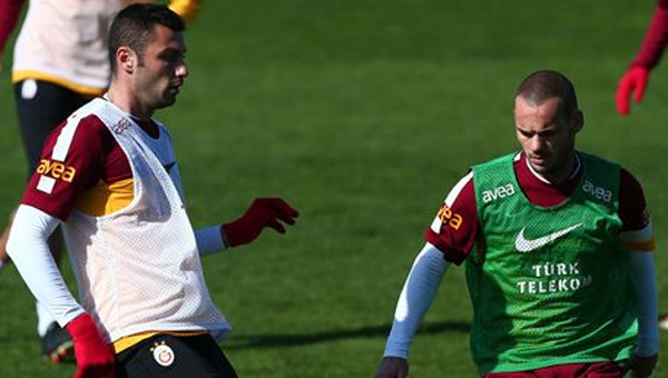 Galatasaray'da Burak ve Koray'n salk durumu!