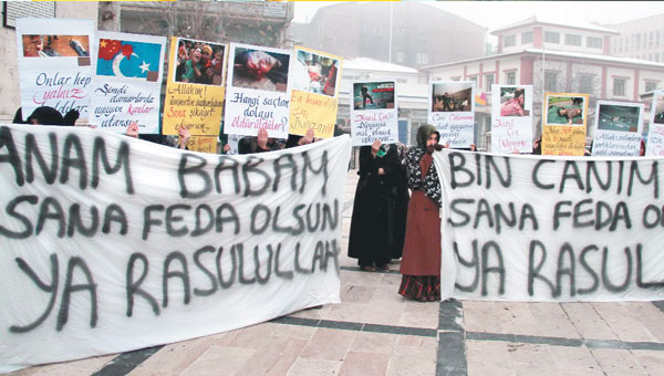 Trkiye'den ortak tepki: Hazreti Muhammed krmz izgimizdir