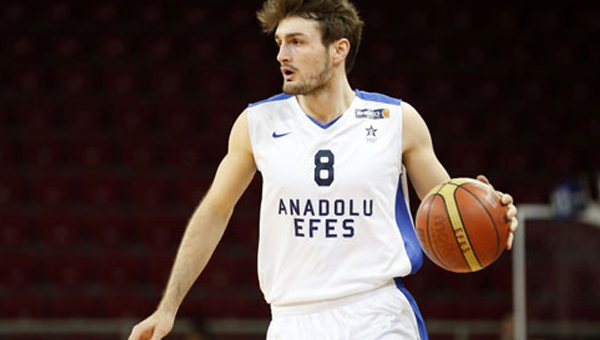 Anadolu Efes'te Birkan takmla almaya balad!