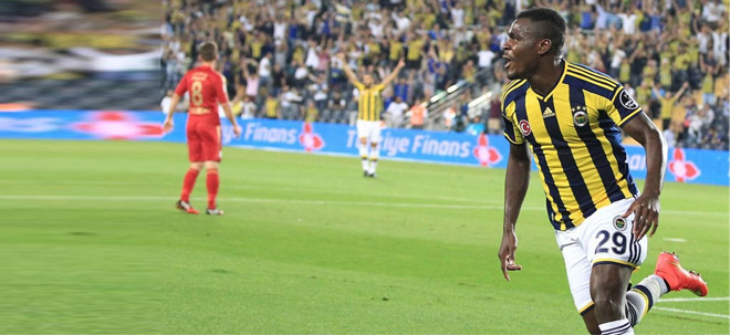 Emenike'yi slkladlar!