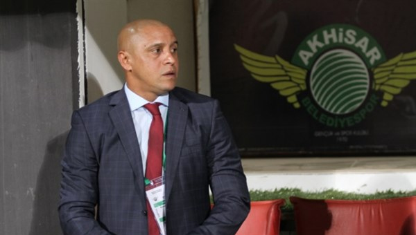 Roberto Carlos ilk mana kyor