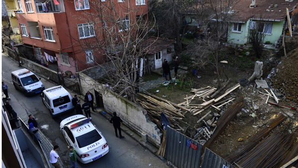 stanbul'da gecekondudan cephanelik kt