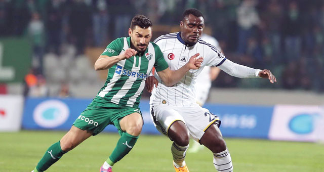 Fenerbahe Emenike'ye zel hoca tuttu