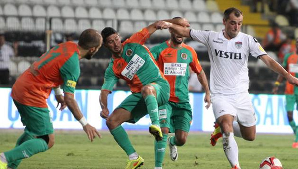 Albimo Alanyaspor sahasnda Manisaspor'u yendi