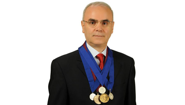 Ahmet Yldzhan dnyann en iyi 100 doktoru arasnda