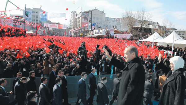 Cumhurbakan Erdoan: Tehdidin belgeleri poliste delikanlysan k ortaya 