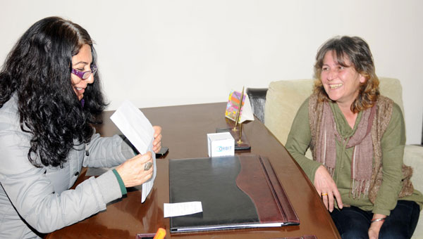 'Krmz fularl kz'n annesi HDP'den aday aday