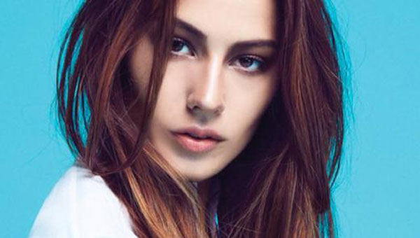 Sinem Sln'n yatak odasnda bcek kt