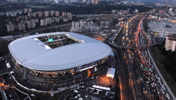 Galatasaray'da maddi skntdan, TT Arena'da nasibini ald!