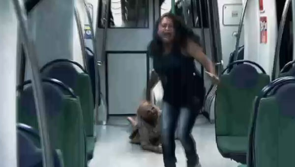 Metroda korkun aka! Kadn lyordu..