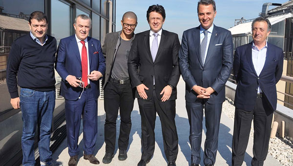 Alex de Souza Beikta ile anlat