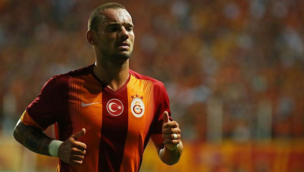 Sneijder'e PSG'den 8 milyon euro
