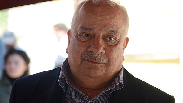 te Zeki Alasya'nn baarlarla dolu hayat