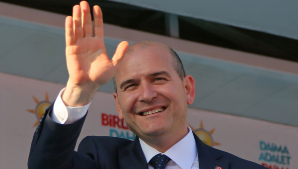 Sleyman Soylu: Bunlar u an maskeli bir balodalar