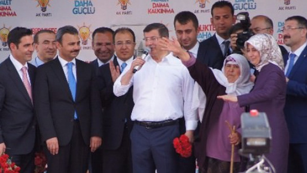Babakan Davutolu Glizar Nine ile bulutu