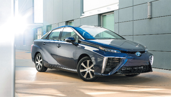 evreye sadece su buhar salan yeni Toyota Mirai...