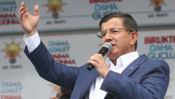 Babakan Ahmet Davutolu'ndan 'Bank Asya' aklamas