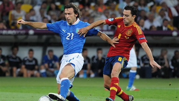 Xavi ve Pirlo'nun veda finali