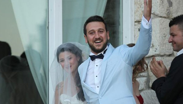 Pis Yedilinin Orosu Burak Alka evlendi