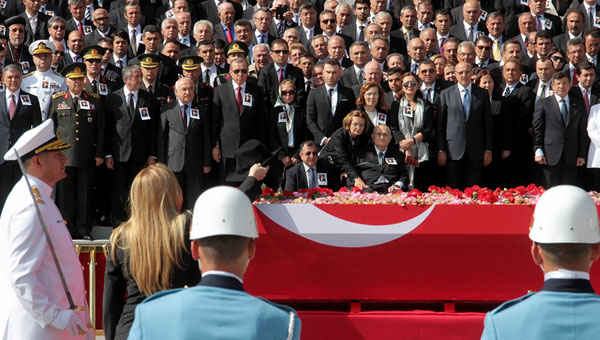 Sleyman Demirel'in cenaze trenine bir tek onlar gelmedi