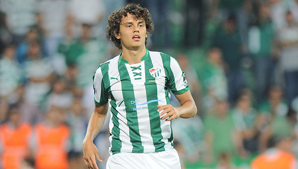 Enes nal'n 2.5 yl nce att tweet gndem oldu