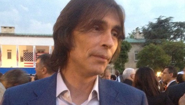 Erdal Beikiolu'nun sakalsz hali oke etti