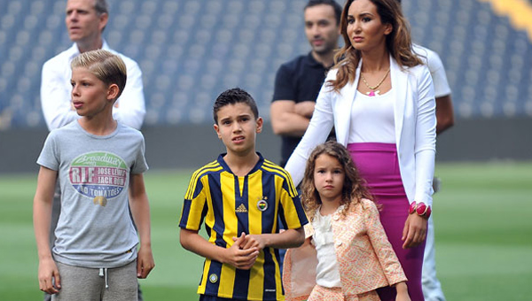 te Van Persie'nin arkasndaki Mslman kadn