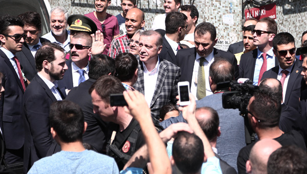 Cumhurbakan Erdoan, hocas Kemal Hut'u ziyaret etti