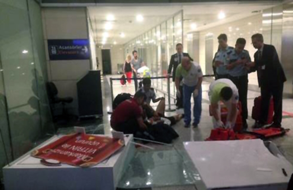 ABD'li yolcu AHL'de 12 metreden dt