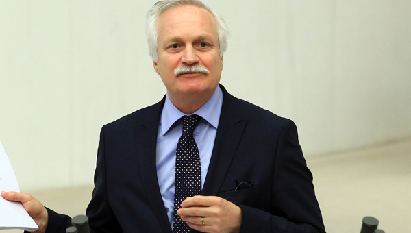 HDP'ye oy veren CHP'li Murat zelik'e adaylk oku!