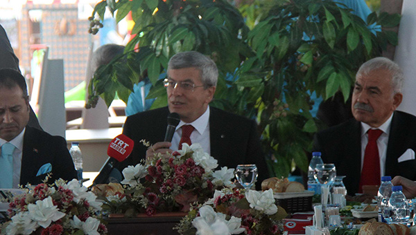 Kenan pek: Cumhurbakanna hakaret her yerde sutur