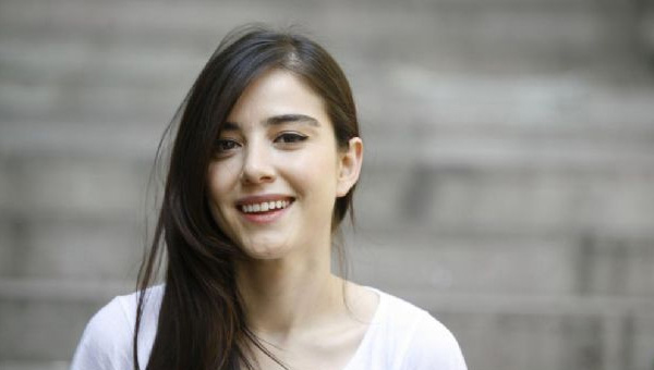 'Kiraz Mevsimi'nin yk'snn makyajsz hali hayal krkl yaatt